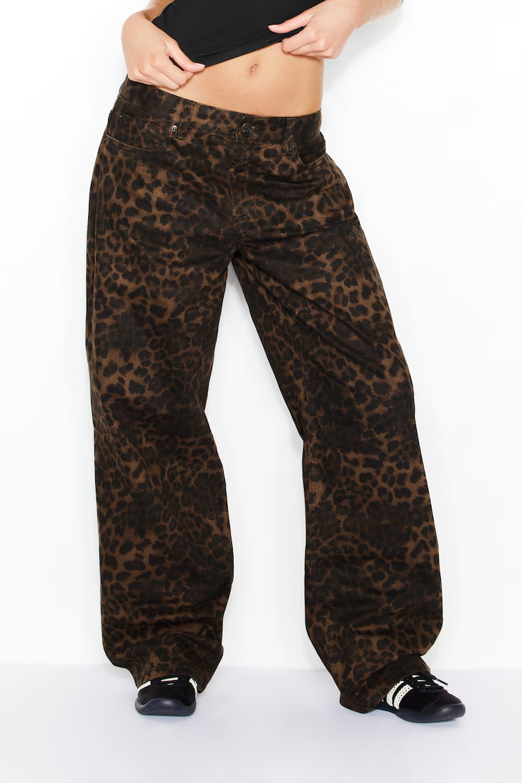 Low Rise Baggy Jeans - Image 3